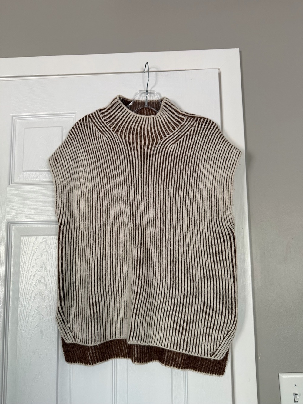 Varley Beige Ribbed Sweater Vest Top